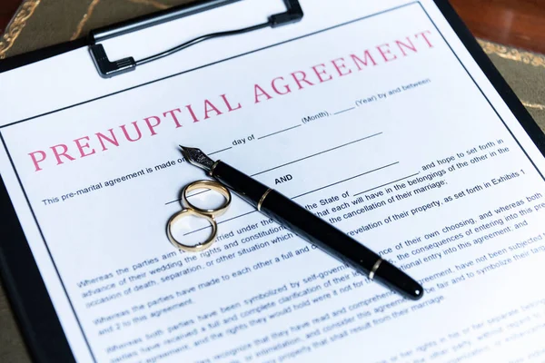 Evlilik Öncesi Anlaşma Formunun Evlilik Hazırlığının Hukuki Yönlerini Gösteren Evlilik Telifsiz Stok Imajlar