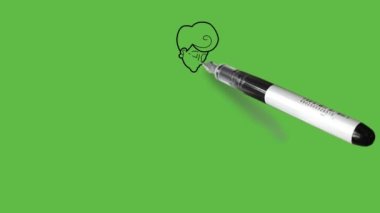 Kanepede oturan yaşlı kadını çiz. İki elini birlikte tut. Kahverengi mor uzun ceket, sarı küpeler, beyaz şapka, bacaklarda yeşil şal ve soyut yeşil arka planda siyah çizgili mor ayakkabılar giy.