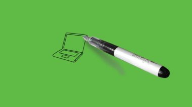 Bilgisayar, tablet ve akıllı cep telefonu gibi soyut yeşil ekran arkaplanındaki siyah hatlı kırmızı işaretli dört elektrikli aygıt çiz