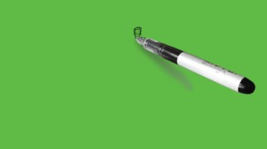 Genç adam dik dur yüksek sütun üzerinde iki elini de kalça kravatında tut soyut yeşil ekran arka planında siyah çizgili    