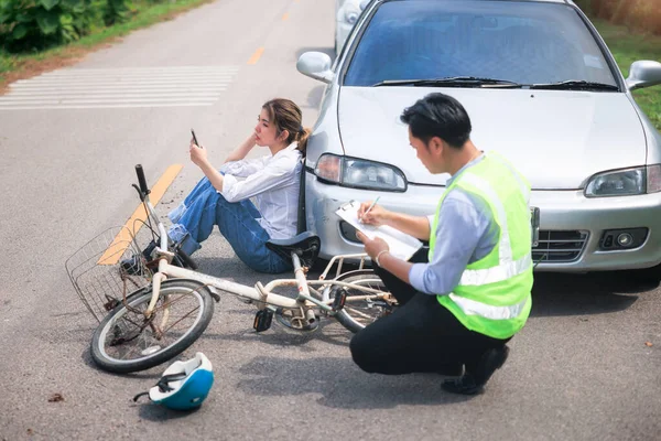 Accidente Accidente Colisión Coche Bicicleta Aire Libre Incluir Las Personas — Foto de Stock