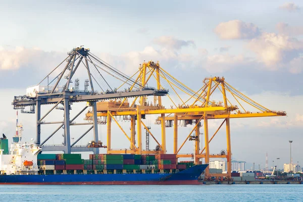 Cargo Ship Dock Port Harbor Loading Cargo Container Work Crane — ストック写真