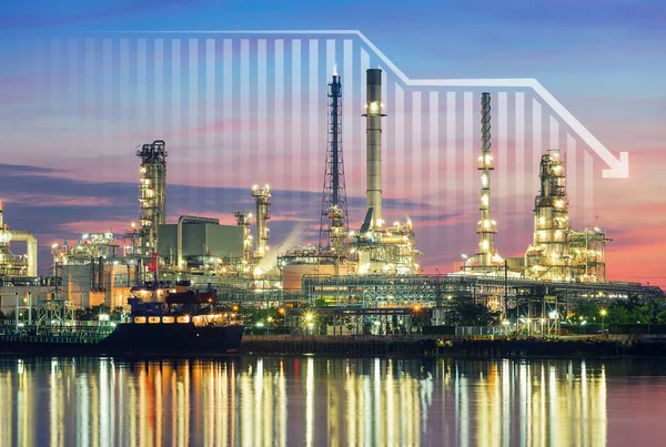 Нефтегазоперерабатывающий Нефтехимический Завод Включите Стрелку График Столбчатую Диаграмму Снижение Тенденции — стоковое фото