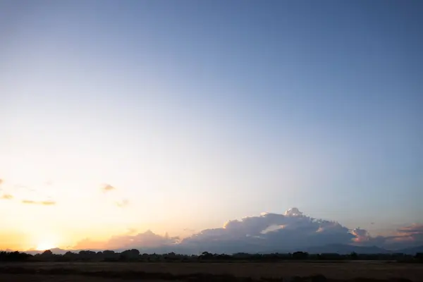 Прекрасное Небо Облака Высоте Пейзаж Включает Себя Пространство Свет Природы — стоковое фото