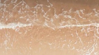 Kumsal, açık havada kum, hava manzarası ya da üst manzara. Temiz su ve el salla. Bang Saray plajında ünlü, Sattahip, Tayland. Yaz tatilinde seyahat etmek için manzara ve güzel doğa..