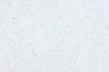 Terrazzo yüzeyinin kusursuz dokusu. Betonla karıştırılmış küçük çakıllar. Yumuşatmak için öğütüyorum. Dekorasyon için beyaz parlak yansıma yüzeyi zemin duvarının dış görünüşü arka plan için..