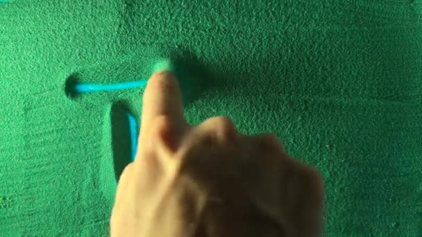 Hand Drawing Word Top Green Sand Male Hand Writes Word — Stok video