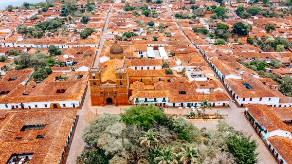 Barichara, Santander, Kolombiya, Hermosa Katedral en la plaza Müdürü. 