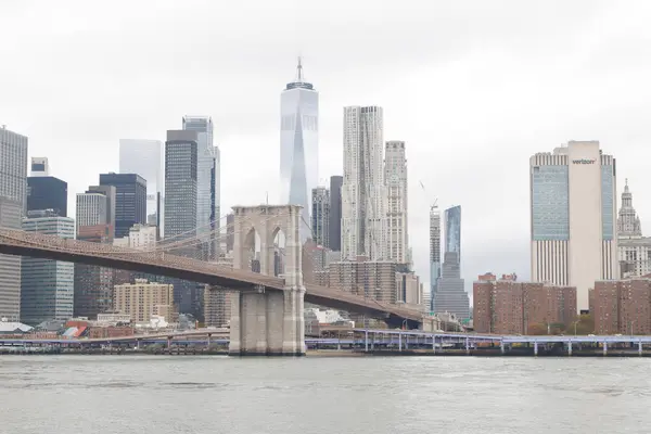 Manhattan Köprüsü Brooklyn, New York Dumbo 'dan görüldü 
