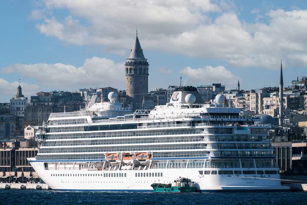 Istanbul Turkey 2023 International Cruise Ship Docked Port Bosphorus Athens — стоковое фото