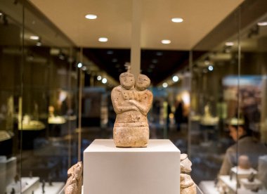 05.11.2022, Ankara, Türkiye - atalhyk, Çift Tanrıça figürü. M.Ö. 6. milenyumun 2. yarısı. Seçici Odaklama Nesnesi