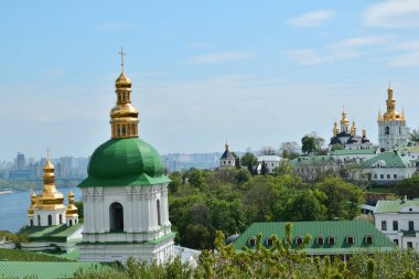 Kyiv, Ukrayna, Tapınaklar, Kyiv Pechersk Lavra kiliseleri. Tarihi ve kültürel rezerv, tarihi mimari, Kyiv şehir merkezi. Kilise, tapınak, katedral.