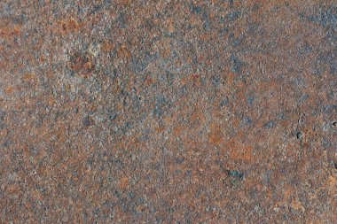 Eski demir bir çarşaf. Eski çatlak boya. Paslı metal yüzey. Paslı çelik. Eski tarz. Paslı demir. arkaplan ve metin için. Yakın plan. Oksitlenme, yıkım. aşınmış yüzey