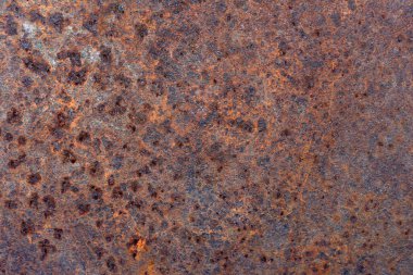 Eski demir bir çarşaf. Eski çatlak boya. Paslı metal yüzey. Paslı çelik. Eski tarz. Paslı demir. arkaplan ve metin için. Yakın plan. Oksitlenme, yıkım. Yıpranmış. yatay resim