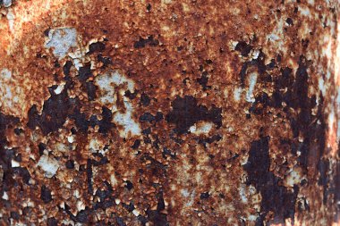 Eski demir bir çarşaf. Eski çatlak boya. Paslı metal yüzey. Paslı çelik. Eski tarz. Paslı demir. arkaplan ve metin için. Yakın plan. Oksitlenme, yıkım. yatay resim