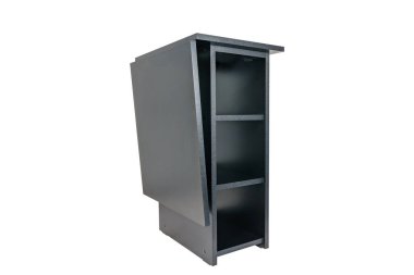 Beyaz izole edilmiş arka planda katlanmış trafo masası. Katlanan siyah mobilyalar.