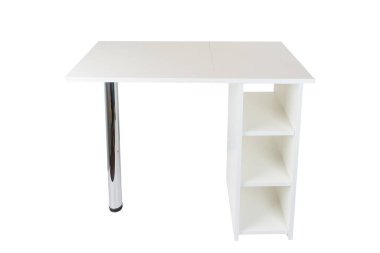 Açılmış durumdaki beyaz izole edilmiş bir arkaplanda bulunan masa transformatörü. Katlanan beyaz mobilya.