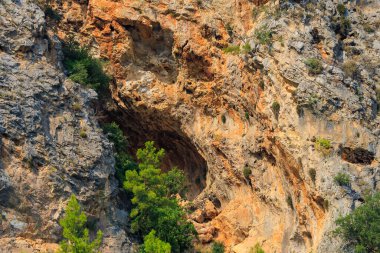 Antalya 'nın Kemer bölgesindeki Türk Taurus Dağları. Metin için kopyalama alanı olan arkaplan