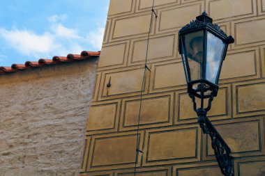 Sokak lambası, Avrupa turistik konforlu şehri elementi. Seçici odaklı arkaplan ve metin için alanı kopyala.