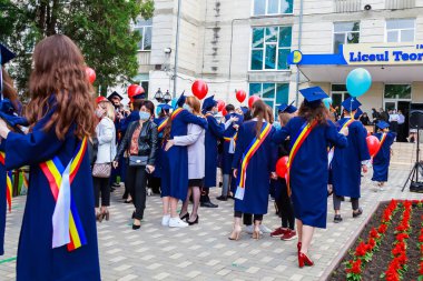 Mezuniyet gününde mezun oluyor. Beltsy, Moldova 31 Mayıs 2021. Sadece editör kullanımı.