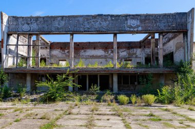 10 Eylül 2021 'de, Frunze Moldova şehir kültür sarayının binasını yıktı, tarihi mirasın kalıntılarını. Editör kullanımı için. Arkaplan.