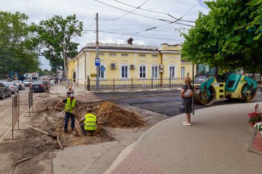 10 Haziran 2021 'de Balti Moldova belediyeye ait hizmetleri onarıyor. Editör kullanımı için. Kopyalama alanı olan arkaplan