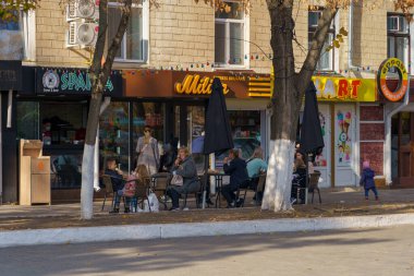 5 Kasım 2021 Balti Moldova Şehri sokağı. İllüstrasyon başyazısı. Şehrin tanınabilir turistik manzarası. Metin için kopyalama alanı olan arkaplan