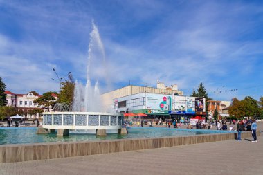 3 Ekim 2021 Balti Moldova Şehri sokağı. İllüstrasyon başyazısı. Şehrin tanınabilir turistik manzarası. Metin için kopyalama alanı olan arkaplan