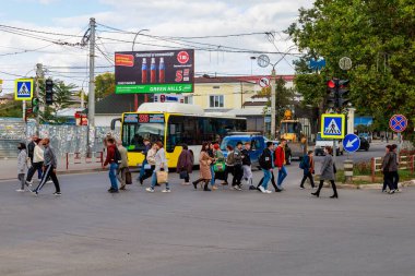 28 Eylül 2021 Balti Moldova Şehri sokağı. İllüstrasyon başyazısı. Şehrin tanınabilir turistik manzarası. Metin için kopyalama alanı olan arkaplan