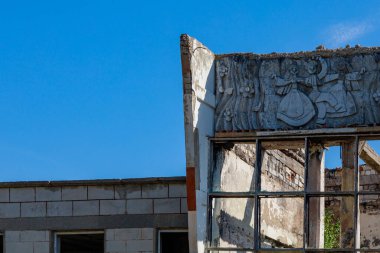 10 Eylül 2021 'de, Frunze Moldova şehir kültür sarayının binasını yıktı, tarihi mirasın kalıntılarını. Editör kullanımı için. Arkaplan.