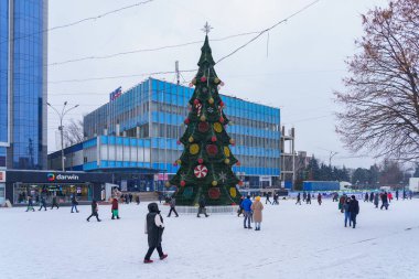 24 Aralık 2021 Balti Moldova Şehri sokağı. İllüstrasyon başyazısı. Şehrin tanınabilir turistik manzarası. Metin için kopyalama alanı olan arkaplan
