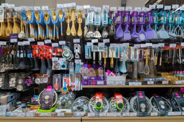 Mutfak için ev eşyaları bölümü. İllüstrasyon başyazısı. 13 Nisan 2022 Balti Moldova