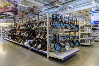 Frying pans on the store shelf. Illustrative editorial. May 12, 2022 Balti Moldova