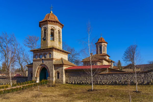 2022年2月14日 摩尔多瓦库赫鲁迪 新闻的编辑背景 建筑师Shchusev的古老石制教堂 — 图库照片