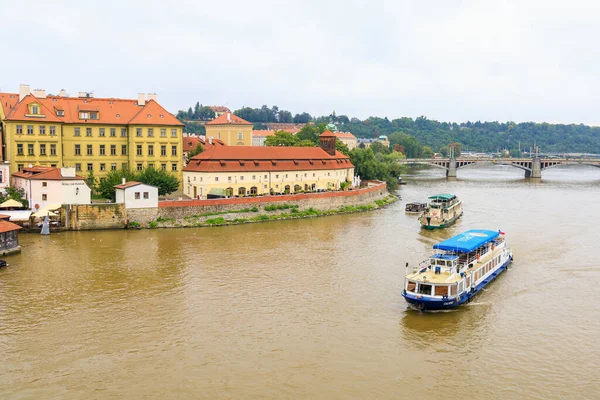 August 2022 Prague Czech Republic Pleasure Boat Vltava River Background — Stock Photo, Image