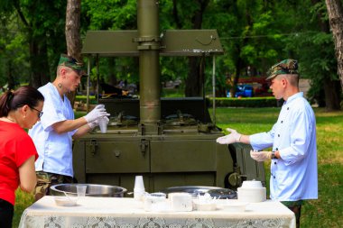 1 Haziran 2022 Balti Moldova. Resimli editör geçmişi. Askeri alan mutfağı.