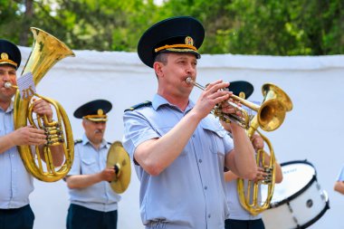 1 Haziran 2022 Balti Moldova. Resimli editör geçmişi. Askeri bant..