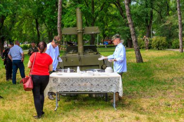 1 Haziran 2022 Balti Moldova. Resimli editör geçmişi. Askeri alan mutfağı.