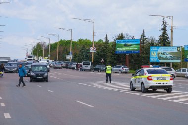 1 Mayıs 2022 Balti Moldova. Polis arabası. Kopya alanı ile illüstrasyon düzenleyici arkaplan