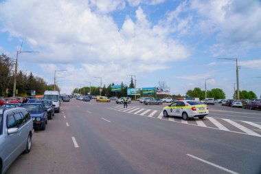 1 Mayıs 2022 Balti Moldova. Polis arabası. Kopya alanı ile illüstrasyon düzenleyici arkaplan