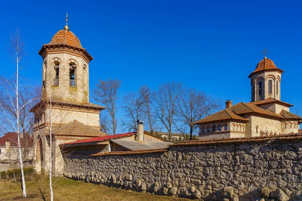 2022年2月14日 クウレスティティ モルドバ ニュースの編集の背景 建築家Shchusevの古代の石造りの教会 — ストック写真