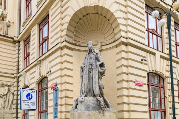 Agosto 2022 Praga República Checa Escultura Antiga Arquitetura Urbana Contexto — Fotografia de Stock