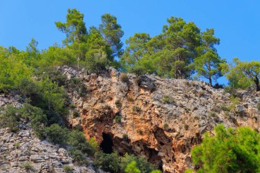 Antalya 'nın Kemer bölgesindeki Türk Taurus Dağları. Metin için kopyalama alanı olan arkaplan