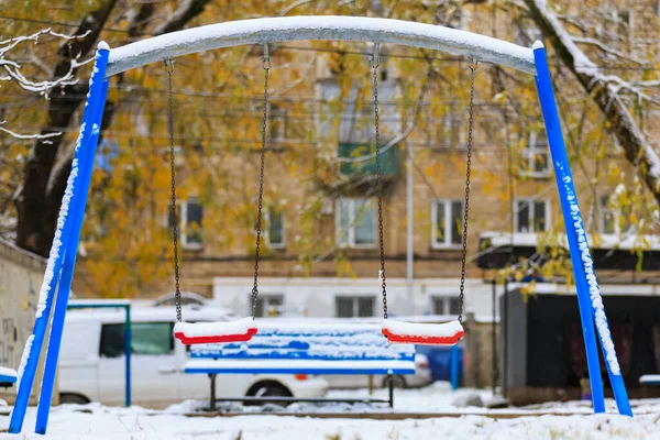 Snö Gungorna Vinterbakgrund Med Selektivt Fokus — Stockfoto