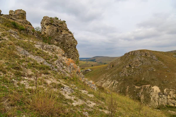Άγριος Βραχώδης Και Ορεινός Χαρακτήρας Της Ανατολικής Ευρώπης Φόντο Τοπίου — Φωτογραφία Αρχείου