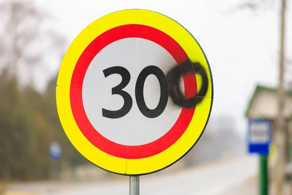 Vandallar Sıfır Sayısını Hız Limiti Saatte Kilometre Olan Bir Trafik — Stok fotoğraf