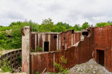 Terk edilmiş gizli nükleer sığınak. Soğuk Savaş Komuta Merkezi, nesne 1180. Seçici odaklı arkaplan