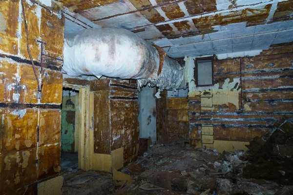 Elemento Interno Bunker Militare Abbandonato Distrutto Contesto Con Attenzione Selettiva — Foto Stock