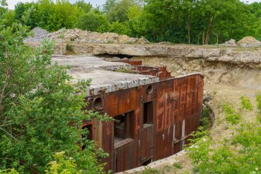 Terk edilmiş gizli nükleer sığınak. Soğuk Savaş Komuta Merkezi, nesne 1180. Seçici odaklı arkaplan
