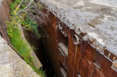 Terk edilmiş gizli nükleer sığınak. Soğuk Savaş Komuta Merkezi, nesne 1180. Seçici odaklı arkaplan